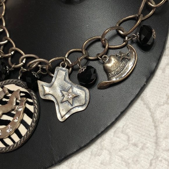 Necklace and Earrings Set Western Style Horses and Boots Silver Tone - Picture 5 of 9